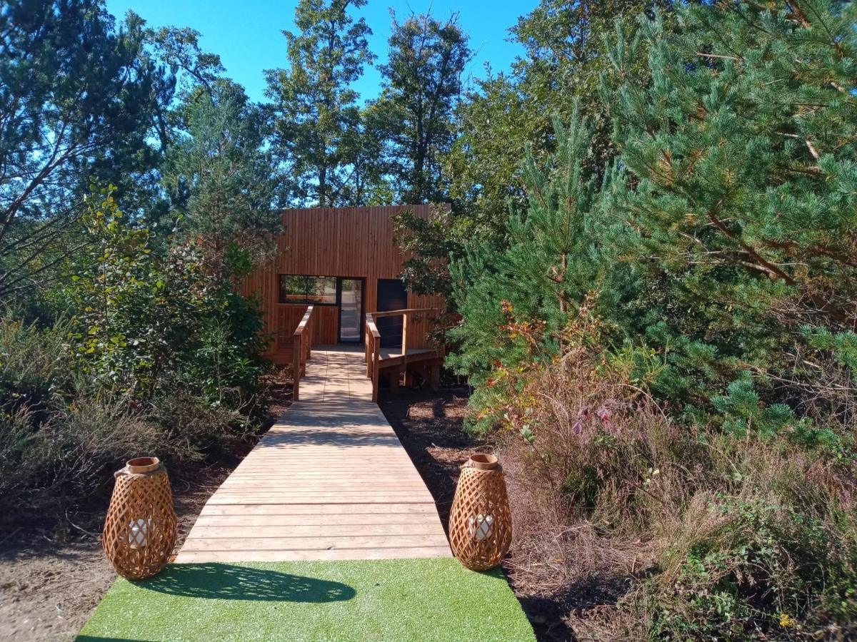 Les Lodges Du Golf De La Marterie Saint-Félix-de-Reillac-et-Mortemart エクステリア 写真