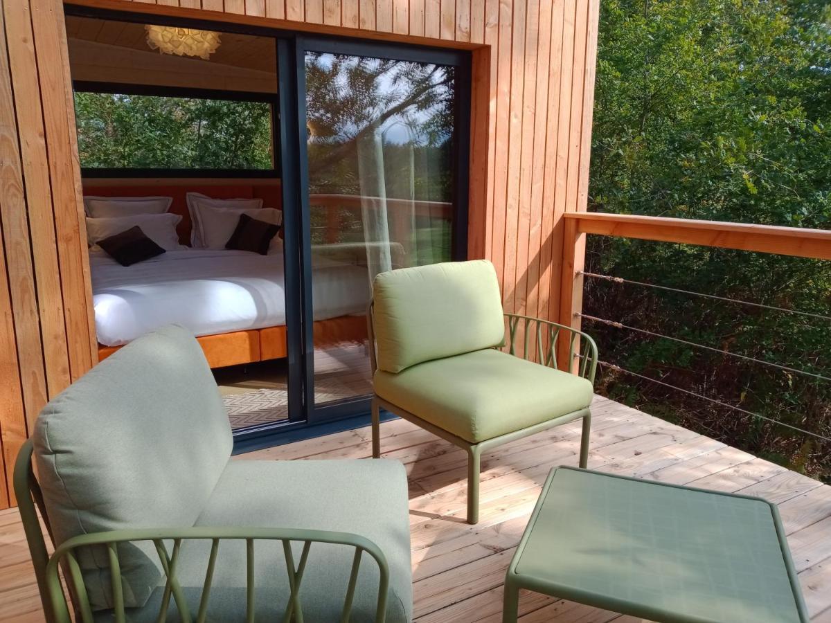Les Lodges Du Golf De La Marterie Saint-Félix-de-Reillac-et-Mortemart エクステリア 写真